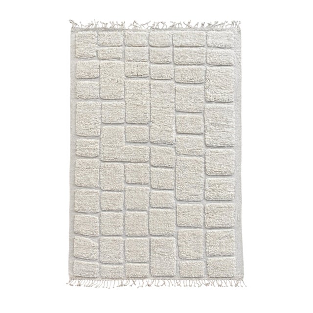 White Textured Geometric Design – Modern Minimal Area Rug For Sale