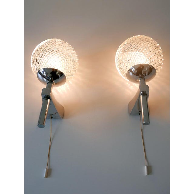 1970s Mid-Century Modern Textured Glass Wall Lamps, 1970s, Set of 2 For Sale - Image 5 of 17