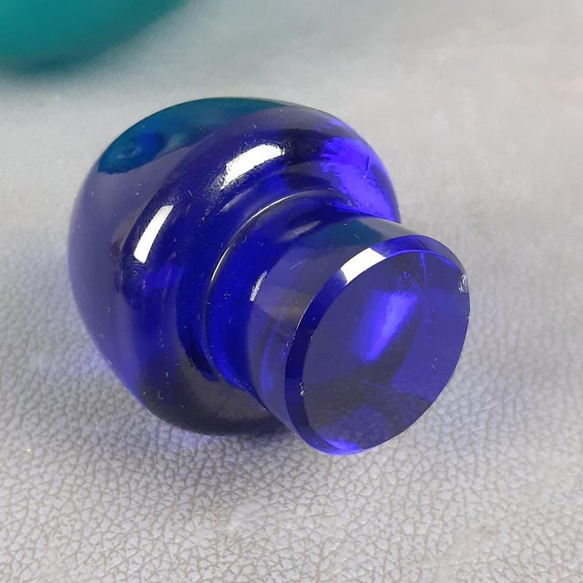 Modern Murano Glass Bottles in Blue, Green & Red by V. Nason & C., 1970s, Set of 2 For Sale - Image 12 of 16