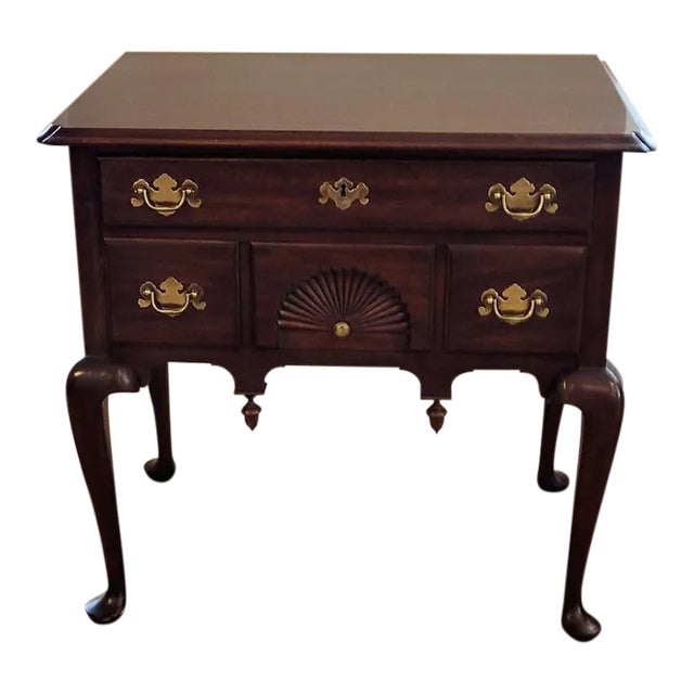 1990s Vintage Henkel-Harris Chippendale Style Mahogany Lowboy For Sale