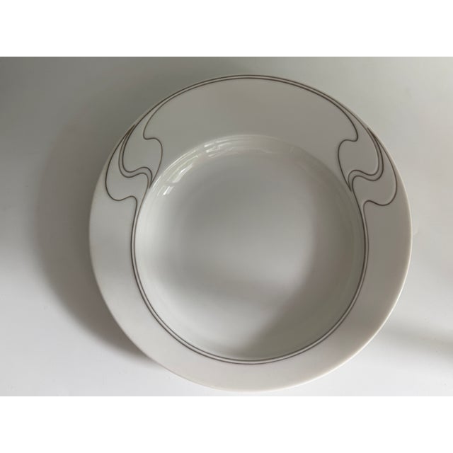 1990s White Asimmetria Soup Plates with Gilt Rims by Björn Wiinblad for Rosenthal Studio Linie, 1980s, Set of 6 For Sale - Image 5 of 8