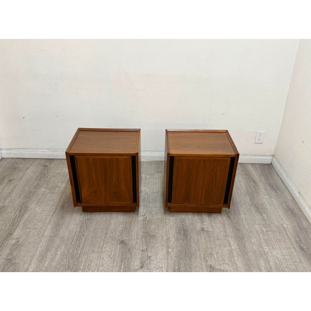 Dillingham Mid Century Modern Dillingham Nightstands For Sale - Image 4 of 11