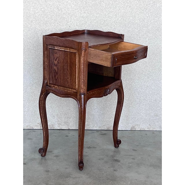 20th Pair of Oak Nightstands Tables With Drawer and Open Shelf For Sale In Miami - Image 6 of 13