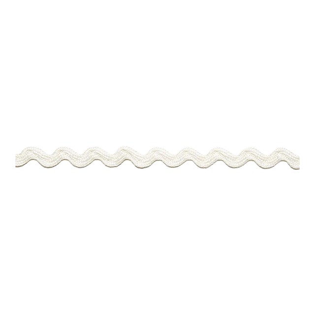 Sample - Schumacher Chantal Linen Rickrack in Blanc For Sale