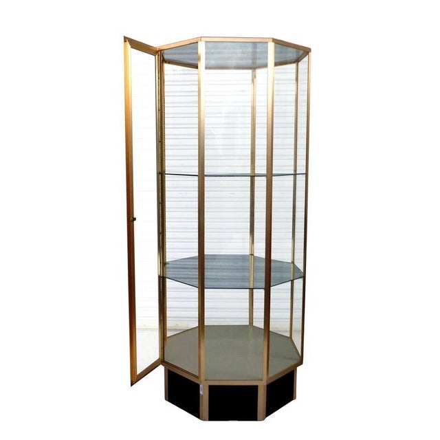 Mid-Century Modern Hexagon Mastercraft Style Glass Display Cabinet For Sale - Image 3 of 7
