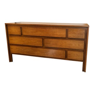 1950s Mid Century Modern Dresser by Henredon- 7 Drawer For Sale
