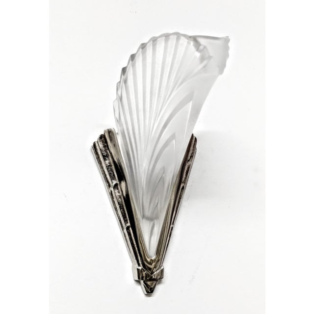 Mid 20th Century French Art Deco Eight Panels Feather Chandelier For Sale - Image 5 of 6