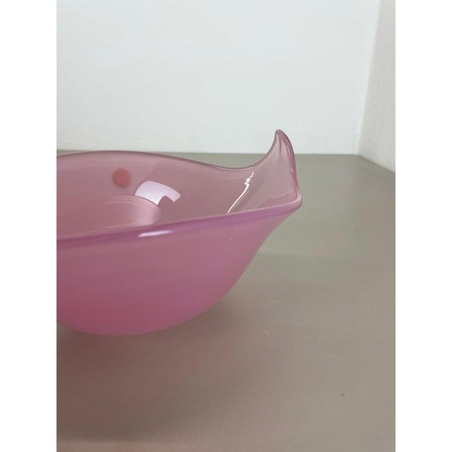 Large Italian Shell Bowl in Pink Opaline Murano Glass, 1970s For Sale - Image 12 of 18
