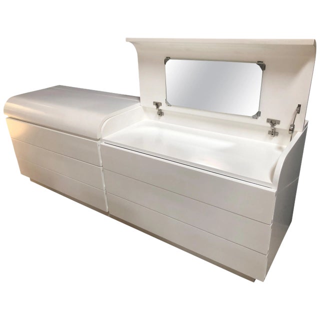 Fratelli Saporiti, Modern White Lacquered Buffet or Cabinet, Italy, 1970s For Sale