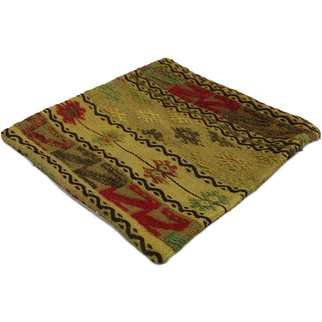 53638 Vintage Turkish Kilim Rug Pillow Cover, 01'05 x 01'06. This exquisite handwoven wool vintage Turkish kilim rug...