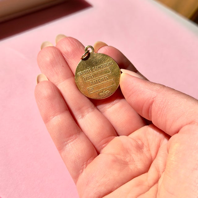 Gold Vintage 1970s Italian 18k Saint Christopher Medical Medallion, Pendant For Sale - Image 8 of 8