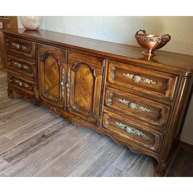 French Provincial Vintage 1960 Drexel Heritage Cabernet Triple Dresser / Sideboard For Sale - Image 3 of 12