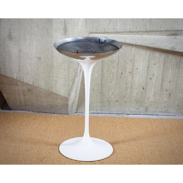White Tulip Standing Ashtray by Eero Saarinen for Knoll International, 1970s For Sale - Image 6 of 6