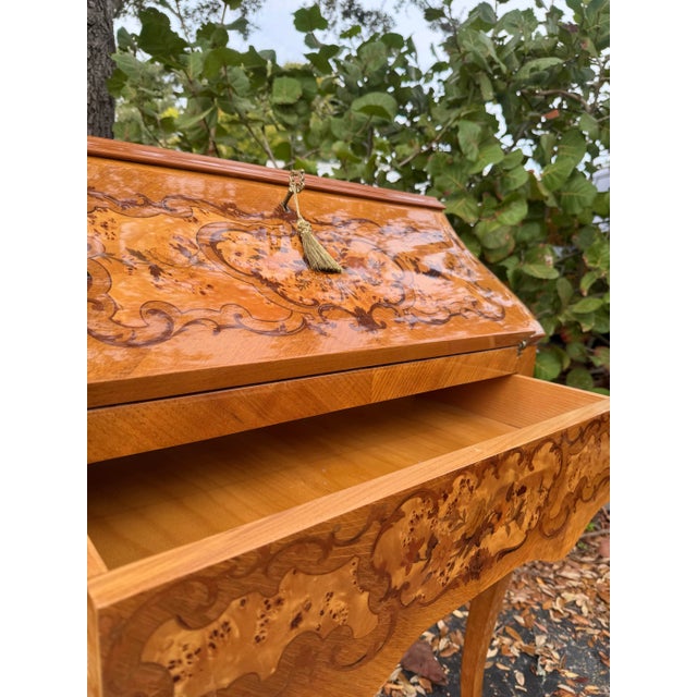 1940s Louis XV Style Italian Marquetry Inlaid Bureau De Dame Ladies Writing Desk For Sale In Tampa - Image 6 of 9