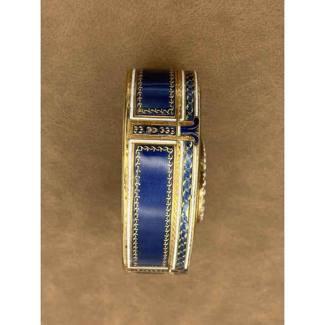 19th Century Oval Snuffbox in Gold and Enamel with Miniature of Marie Antoinette, 1800s For Sale - Image 5 of 18