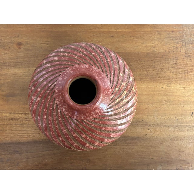 Mid 20th Century Nicaraguan Folk Art Pottery Vase For Sale - Image 4 of 6