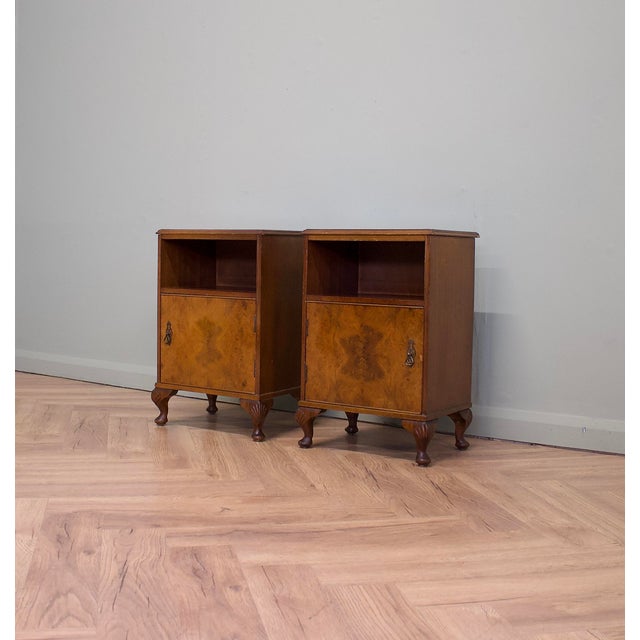 Mid-Century Modern Vintage Art Deco Bedside Cabinets in Walnut, 1930s, Set of 2 For Sale - Image 3 of 9