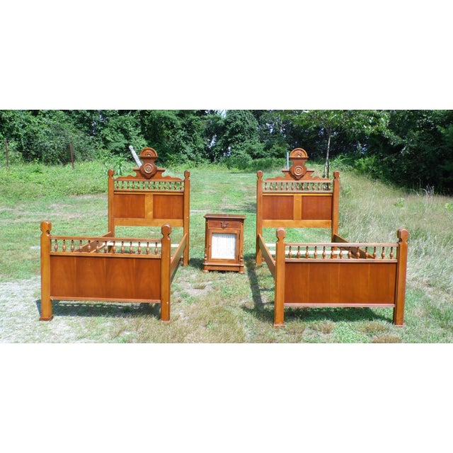 Vintage Lexington Betsy Cameron Victorian Bedroom Set Pair Twin Beds Nightstand