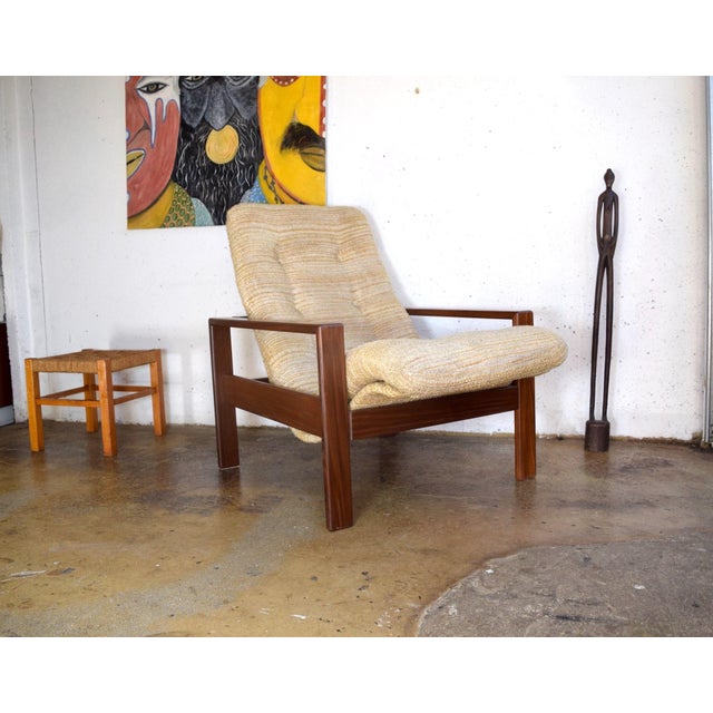 This is a comfortable easychair from the 1960s. The chair was manufactured in Denmark by the renowned company Domino...