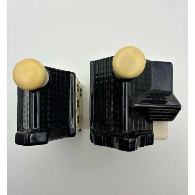 Rustic European Vintage Blue Delft KLM & Bols Amsterdam House Decanters – Set of 2 For Sale - Image 3 of 8