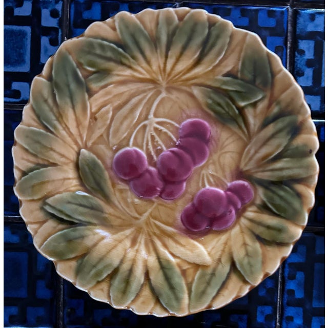 French Country Set of Four French Majolica Figural Fruit Plates by De Sarreguemines For Sale - Image 3 of 9