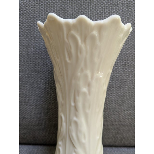 beautiful vintage 1980s vase, never use tag attached. perfect condition Timeless French country style, glossy finish,...