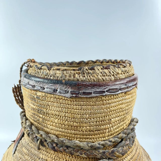 Early 20th Century Luo Basket with Lid MATTER COLLECTION For Sale - Image 10 of 10