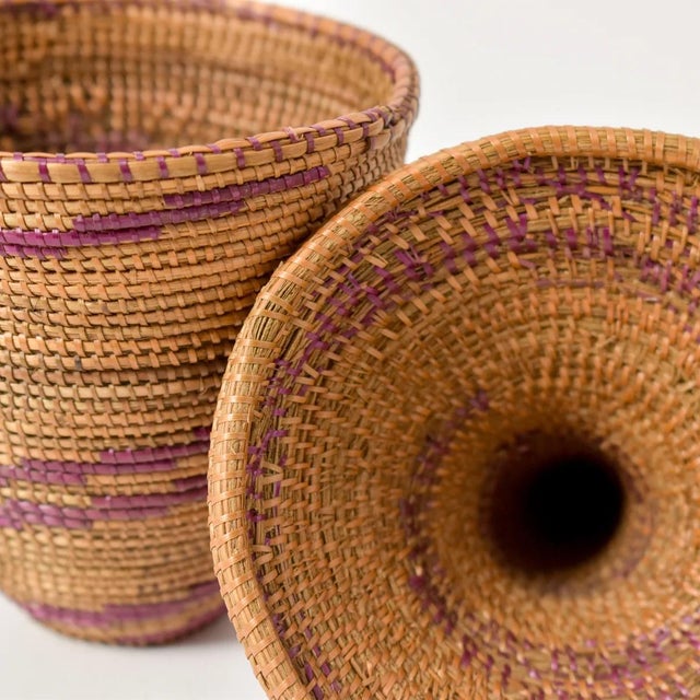 African Early 20th Century Tutsi Basket with Lid Rwanda For Sale - Image 3 of 8