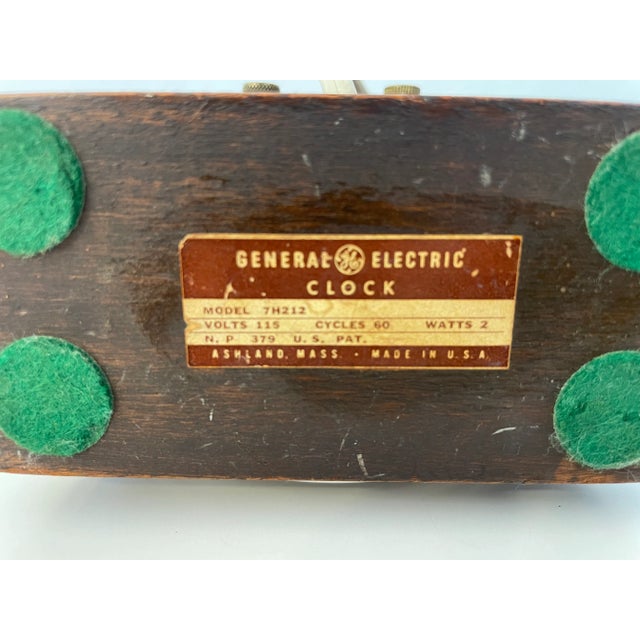 1950s General Electric Table Clock in Wood For Sale - Image 11 of 12