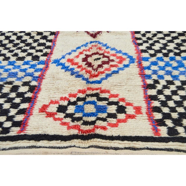 Mid 20th Century Vintage Moroccan Rug - 6'9'' X 4'10'' For Sale - Image 10 of 13