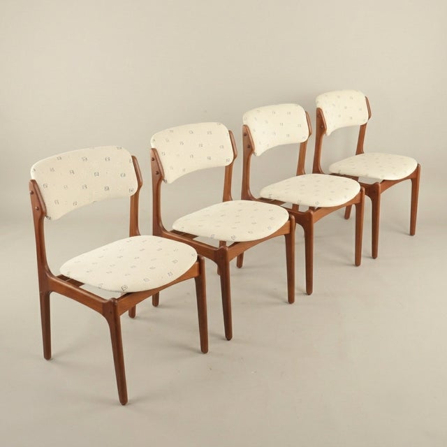 A set of 4 danish dining chairs from the 1960s. The chairs were manufactured in denmark by o.d. Møbler a-s (oddense...