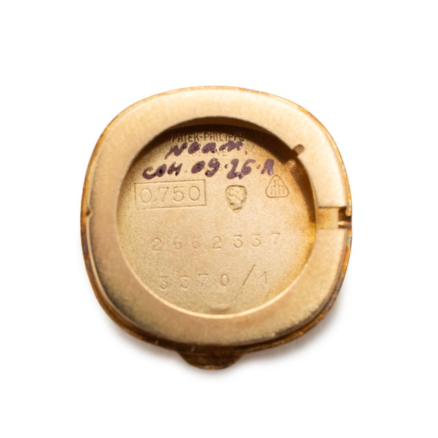 Metal Ladies Vintage Patek Philippe Ellipse 19mm 3370/1j 18k Yellow Gold Manual Watch For Sale - Image 7 of 10