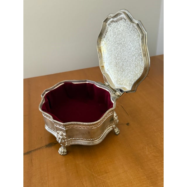 English Vintage Silverplate Crest Trinket Box With Lion Paw Feet For Sale - Image 3 of 11