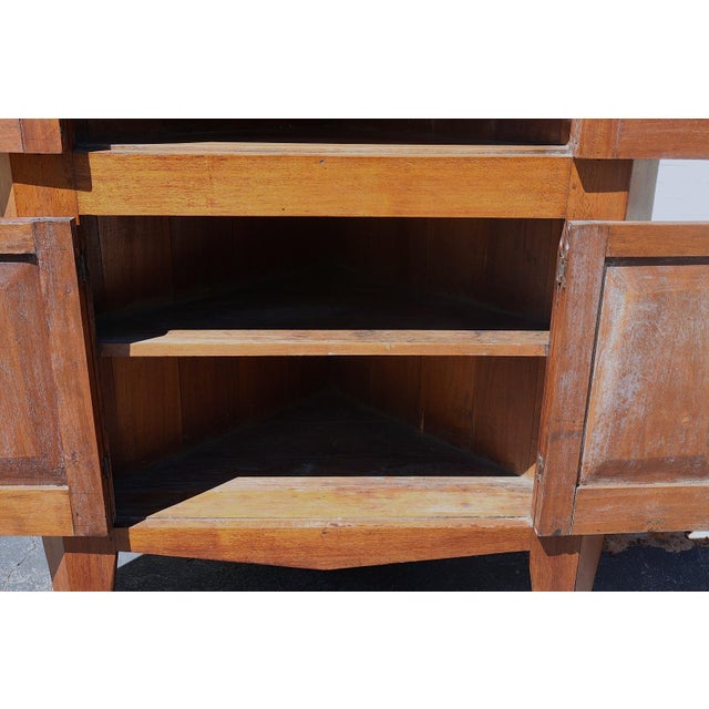 19th Century American Country Corner Cupboard in Cherry, Circa 1835 For Sale - Image 10 of 17
