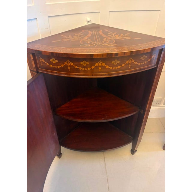 Antique English Victorian Marquetry Mahogany Corner Cabinets, 1880, Set of 2 For Sale - Image 13 of 16