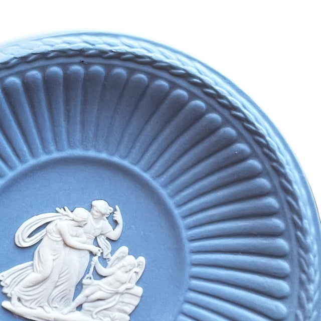 Neoclassical Mid 20th Century Wedgwood Blue Jasperware Small Cupid Dish With Classical Figural Relief For Sale - Image 3 of 9