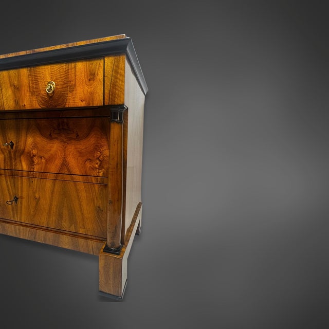 Biedermeier Writing Desk in Walnut, 1820 For Sale - Image 6 of 18
