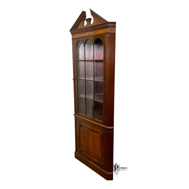 Vintage Traditional American Style Mahogany Corner / Display