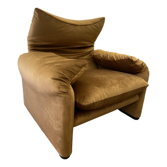 Maralunga Armchair in Fabric by Vico Magistretti for Cassina, 1970s For Sale