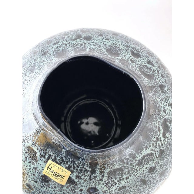Ceramic Extra Large Vintage Royal Haeger Tall Sea Blue Vase For Sale - Image 7 of 10