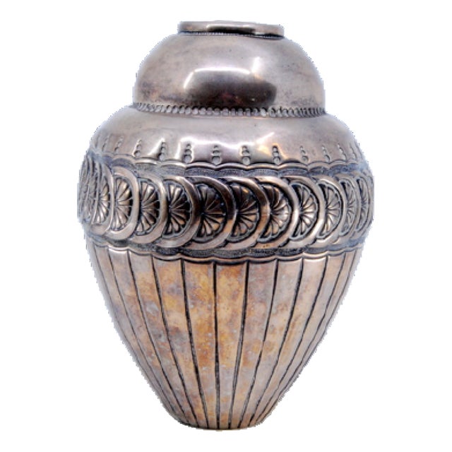 Round Pot in Gummed Silver with Reliefs and Top Stripes For Sale