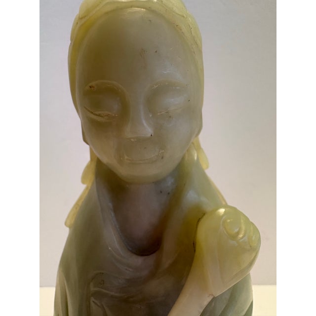 Vintage Green Jade-Style Guanyin Stone Sculpture – Asian Serpentine Carving, 8.5” Figurine Mid Century Buddhism Spiritual Meditation For Sale - Image 10 of 10