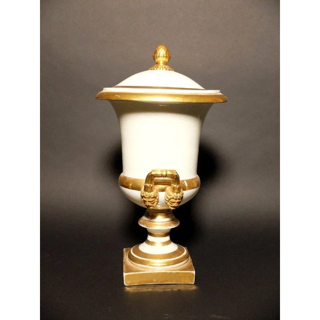 Antique Vases in Paris Porcelain, 1830, Set of 2 For Sale - Image 4 of 7