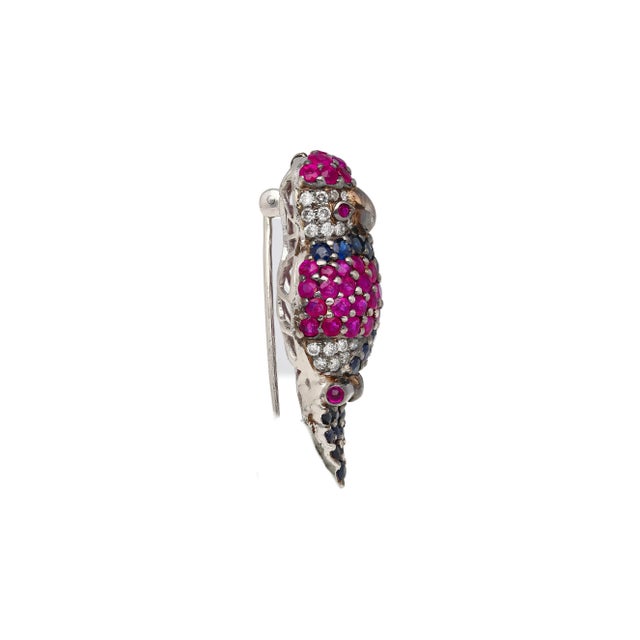3.14 Carat Pink & Blue Sapphire & Diamond Pave in 18k White Gold Parrot Brooch For Sale In Miami - Image 6 of 7