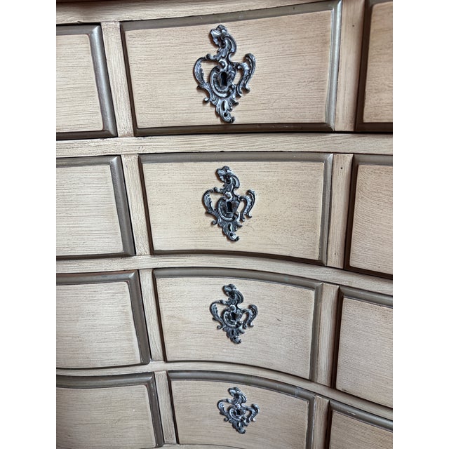 Mid 20th Century National Furniture Company, Mt. Airy, Nc Curved 8 Drawer Vintage Dresser For Sale - Image 5 of 5