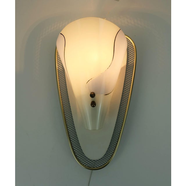 Mid-Century Modern Scone in Metal Mesh and Brass with Glass Shade, 1950s For Sale - Image 3 of 11