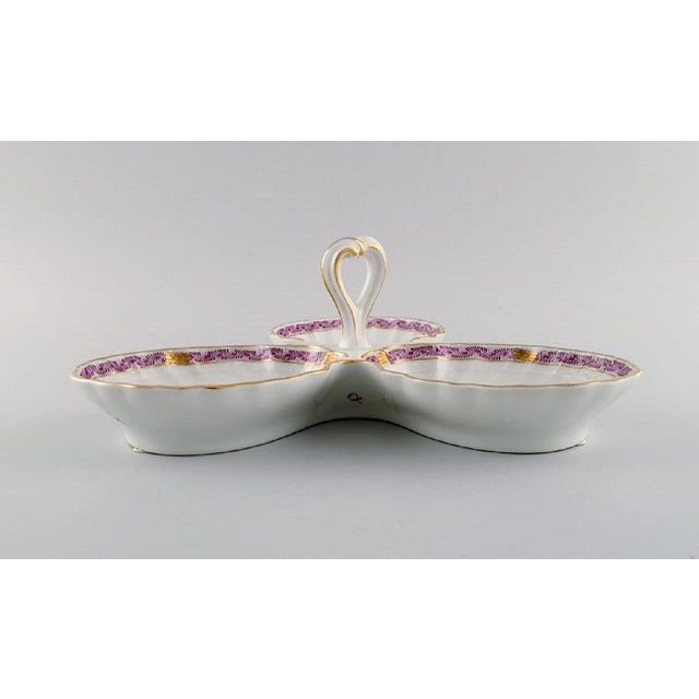 Herend Chinese Bouquet Raspberry Serving Dish with Handle For Sale - Image 3 of 11