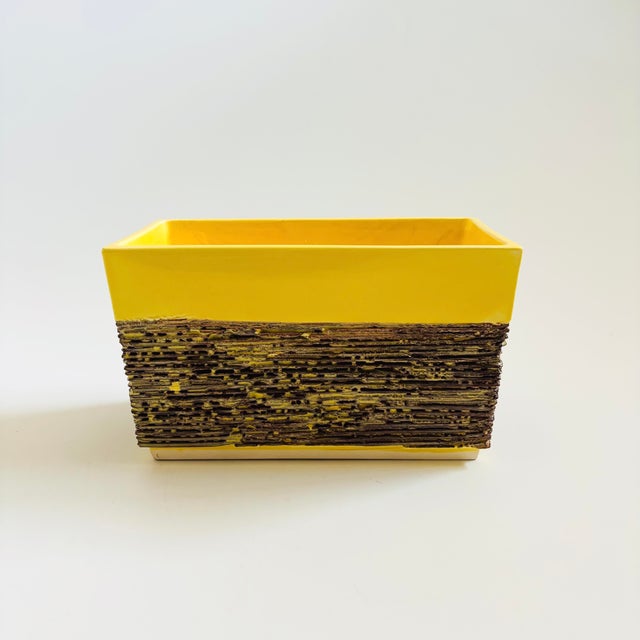 Mid Century Yellow Ceramic Planter by Bishop Ceramics of California For Sale - Image 4 of 10
