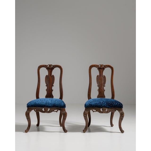 Wood Pair of 19th Century French Chestnut Brown Louis XV Oak Chairs with Upholstered Seats For Sale - Image 7 of 15