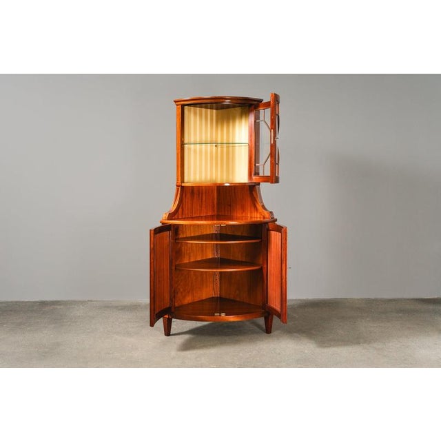 Late 20th Century English Corner Display Cabinet For Sale - Image 3 of 18